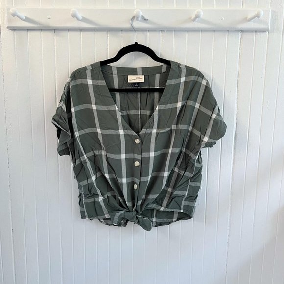 Universal Thread Plaid Tie and Button-Up Shirt - Picture 1 of 3